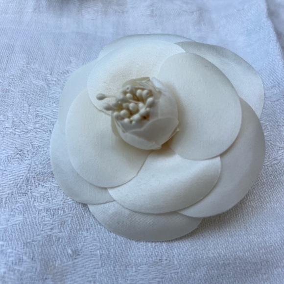 Chanel inspired silk camellia pins. - Picture 6 of 7